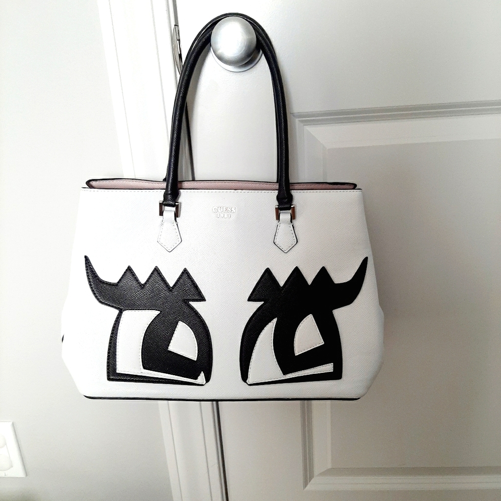 Adorable Guess Handbag 👀
